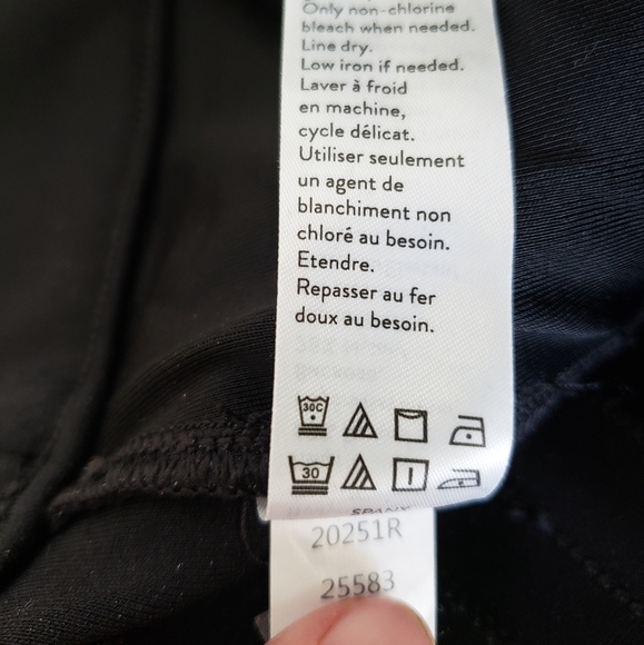 Spanx The Perfect Pant Slim Straight Ankle Backseam in black size Medium - Picture 16 of 16